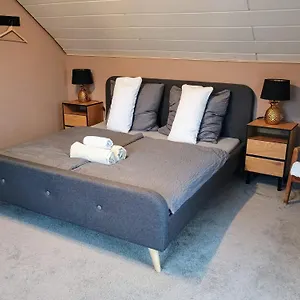 Sleep&chill - Idyllisches Mit Main-blick Apartment